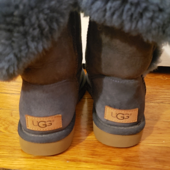 Bailey Button Uggs | Womens 6 | Blue | Great Condition - Picture 7 of 9